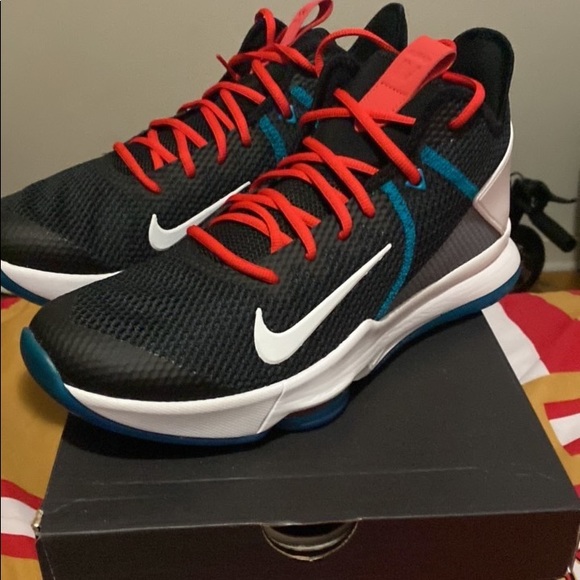 Lebron witness lV - Picture 1 of 3